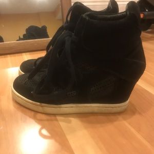 Wedge sneaker